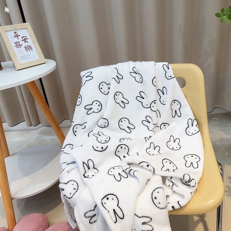 Uroczy kocyk Miffy z flaneli,  – Sofas recenzja i cena
